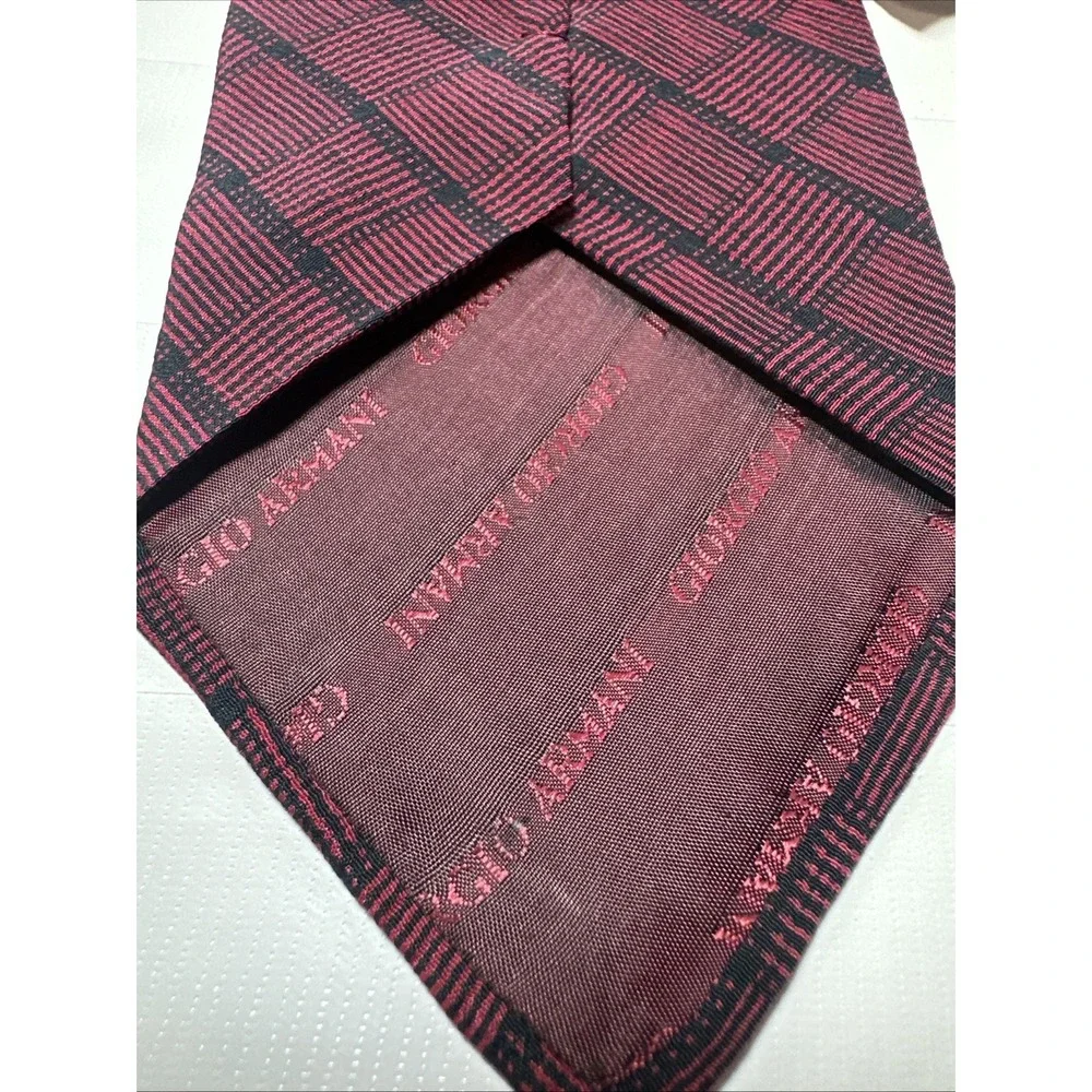 GIORGIO ARMANI MEN'S 100% SILK TIE MADE IN ITALY  STRIPED